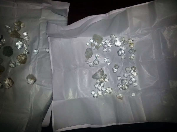 Diamantes em Bruto Registrados Quilate