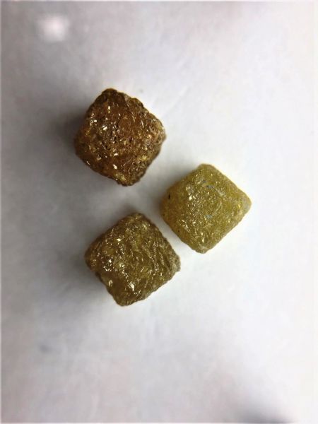 Lote Diamantes Champagne 8,23 - 12,37 Quilates Em Bruto 7,0 - 10 Mm