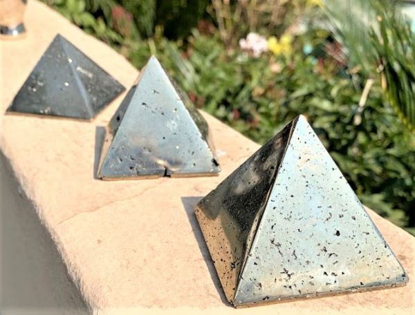 Pirâmides de Pirita Polido KG